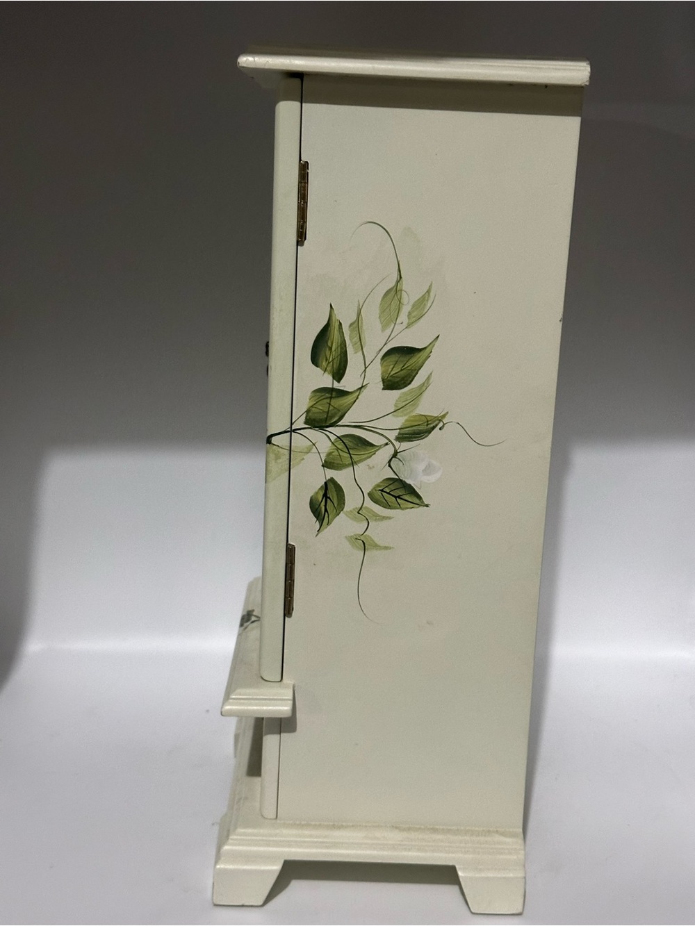 Hand-Painted Floral Jewelry Cabinet - Cream with Green Leaves - Picture 7 of 15